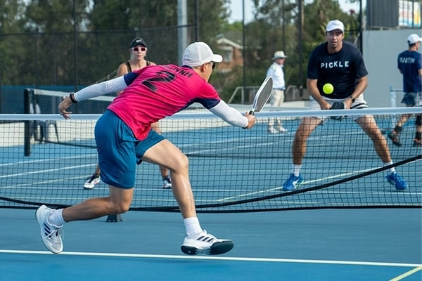 Lợi ích của việc sử dụng kỹ thuật giao bóng Pickleball trong thi đấu