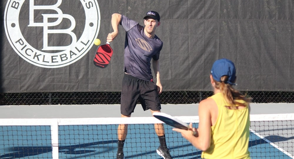 cách phòng ngự Chicken Wing trong Pickleball