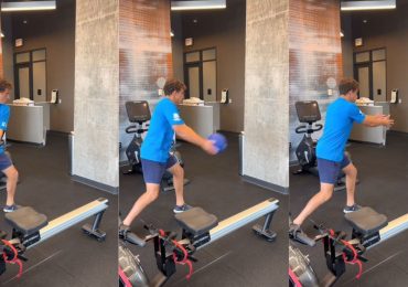 Hướng dẫn bài tập cải thiện cú Backhand bằng 2 tay trong phòng Gym