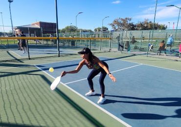 Những điểm khác biệt giữa cú Dink chết và cú Dink tấn công trong Pickleball