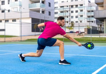 Hướng dẫn thực hiện kỹ thuật Backhand Slice Pickleball đơn giản và dễ hiểu