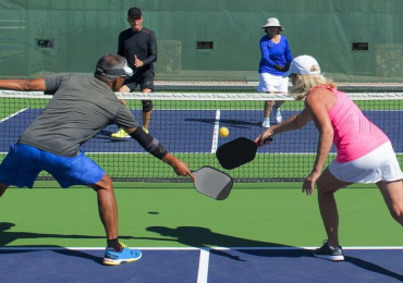 Các kỹ thuật đánh Pickleball mà người chơi có thể dễ dàng nắm vững