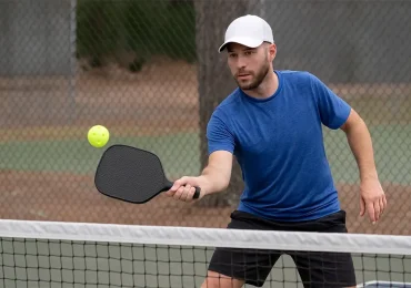 Kỹ thuật đánh Topspin Pickleball: Hướng dẫn chi tiết từ A-Z cho người mới
